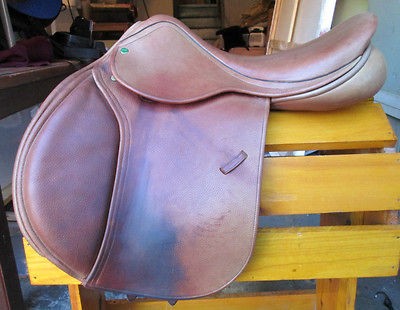 17 1/2 COUNTY INNOVATION CLOSE CONTACT JUMPING SADDLE M/W TREE