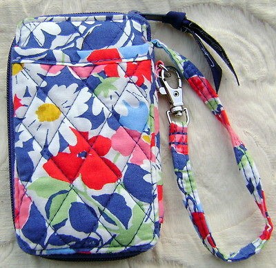 vera bradley all in one wristlet in Womens Handbags & Bags