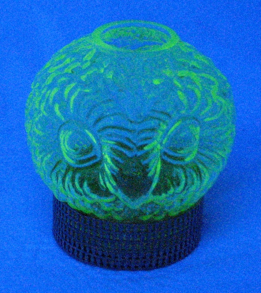 VINTAGE VASELINE OR URANIUM GLASS OWL FAIRY LAMP   MID CENTURY