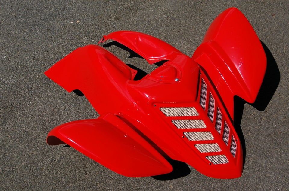 YAMAHA RAPTOR 660 FIGHTING RED FRONT PLASTIC FENDER PLASTICS