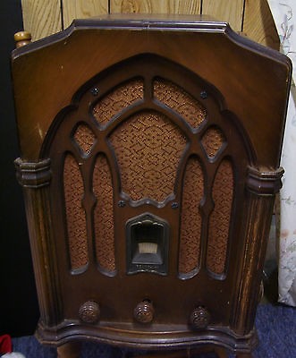 RADIO RCA Victor Wooden 1932 Tablemodel R71 Tombstone