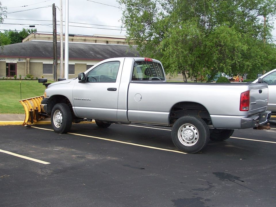 Dodge  Ram 2500 2004 DODGE RAM 2500 HEAVY DUTY PICKUP W/ FISHER 