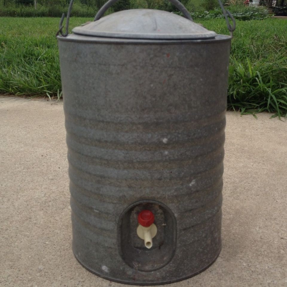 Vintage 3 Gallon Schlueter Manufactoring Galvanized Water Cooler.