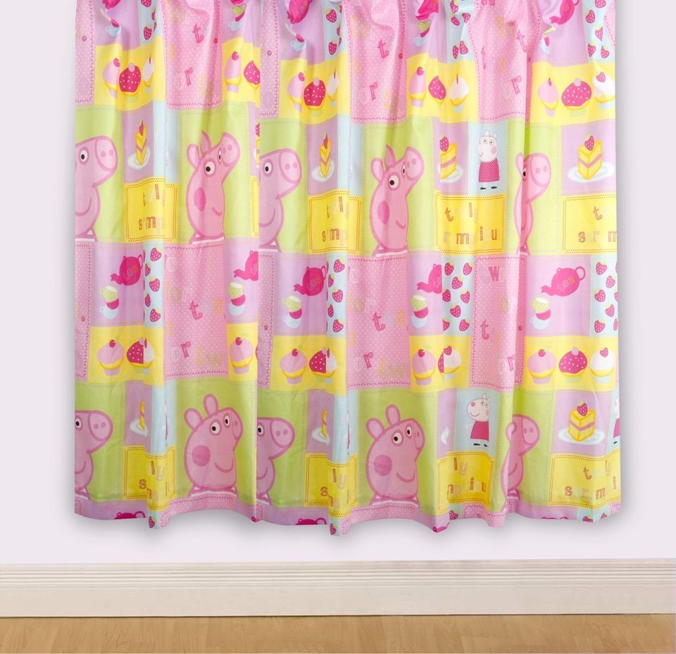   PIG CUP CAKE 66 X 72 INCH NOVELTY / TV CHARACTERS BEDROOM CURTAINS