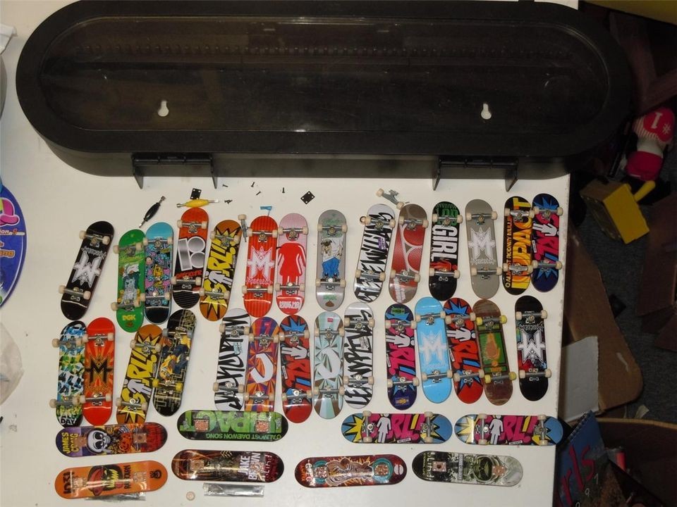 Huge Lot of 36 Tech Deck Miniature Finger Skate Boards W/ Carrying 