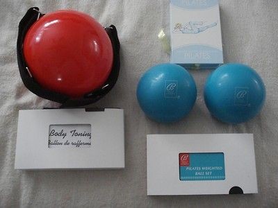 LOT OF 5 PILATES EQUIPMENT & ACCESSORIES   3 BALLS, 2 BOOKS, 1 SET OF 