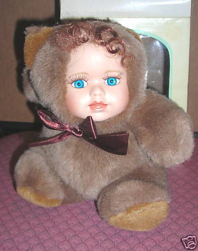 ASHLEY BELLE PORCELAIN FACE 7 PLUSH KEEPSAKES DOLL MIB