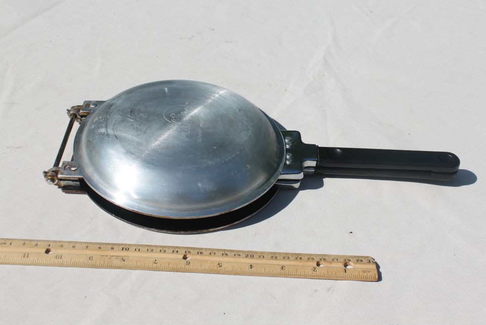 Perfect Pancake Maker Pan Griddle   US Patent Number 5,542,659