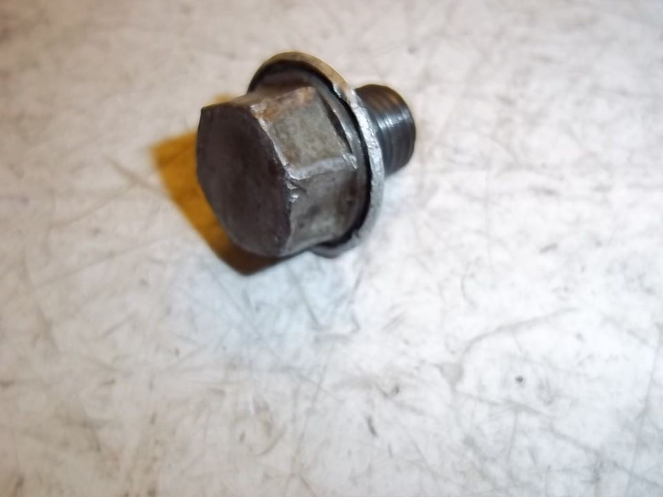 1963 1969 HONDA CA77 305 DREAM OIL DRAIN PLUG