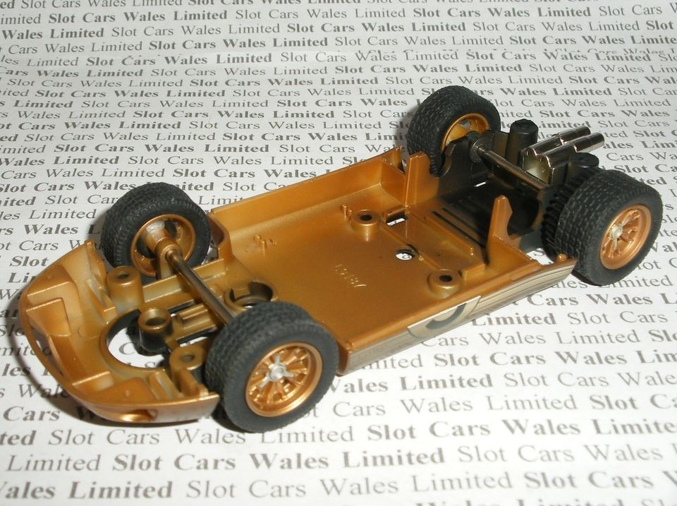 Scalextric   Rolling Chassis   Gold Weathered Ford GT40   NEW