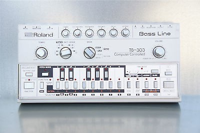 Roland TB 303 in Synthesizers