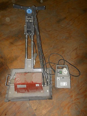 USED RAIMONDI DOBERMAN TILE VIBRATING MACHINE FOR TILE INSTALL ON MUD 