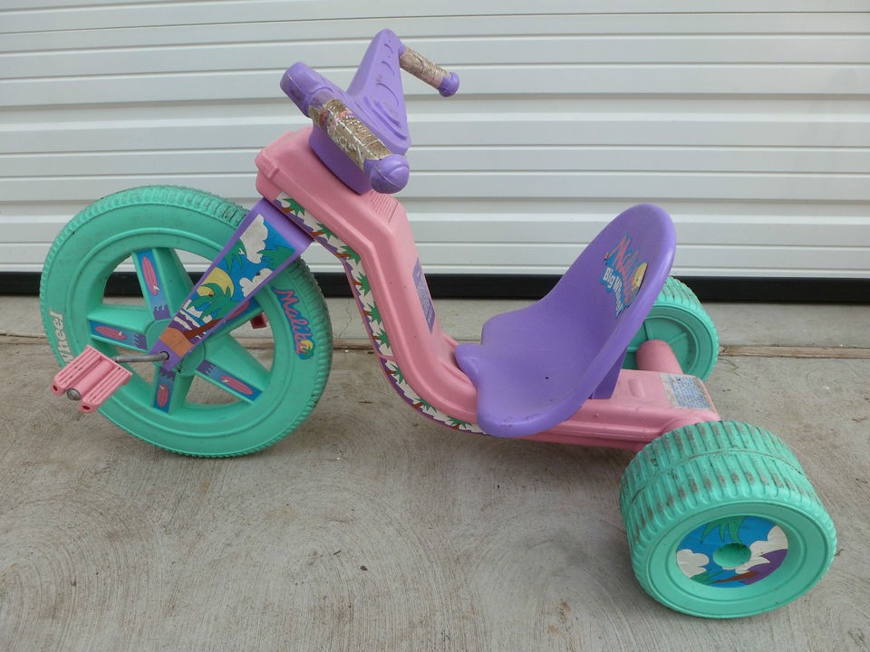 MALIBU BIG WHEEL THREE WHEELER GIRLS BIKE ~ 2 FAT WHEELS IN THE BACK 1 