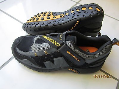 Merrell Intercept Boys(14 18 years old) black shoes size 6 , size 7 