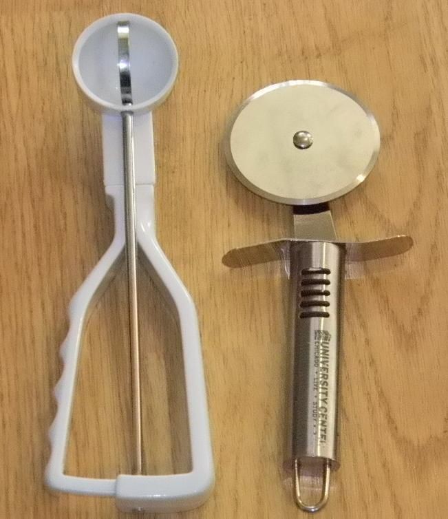   Metal Pizza Cutter & Plastic Meatball Maker / Melon ball Scoop