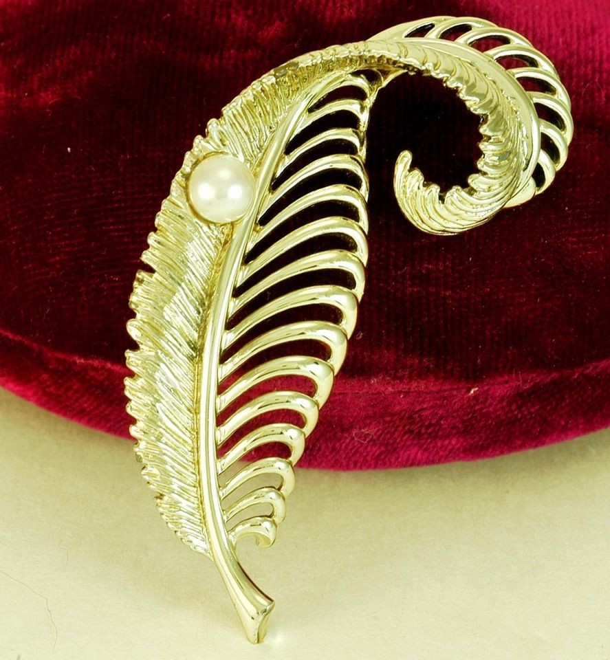 MARBOUX SIGNED (BOUCHER) VINTAGE CURLED LEAF BROOCH