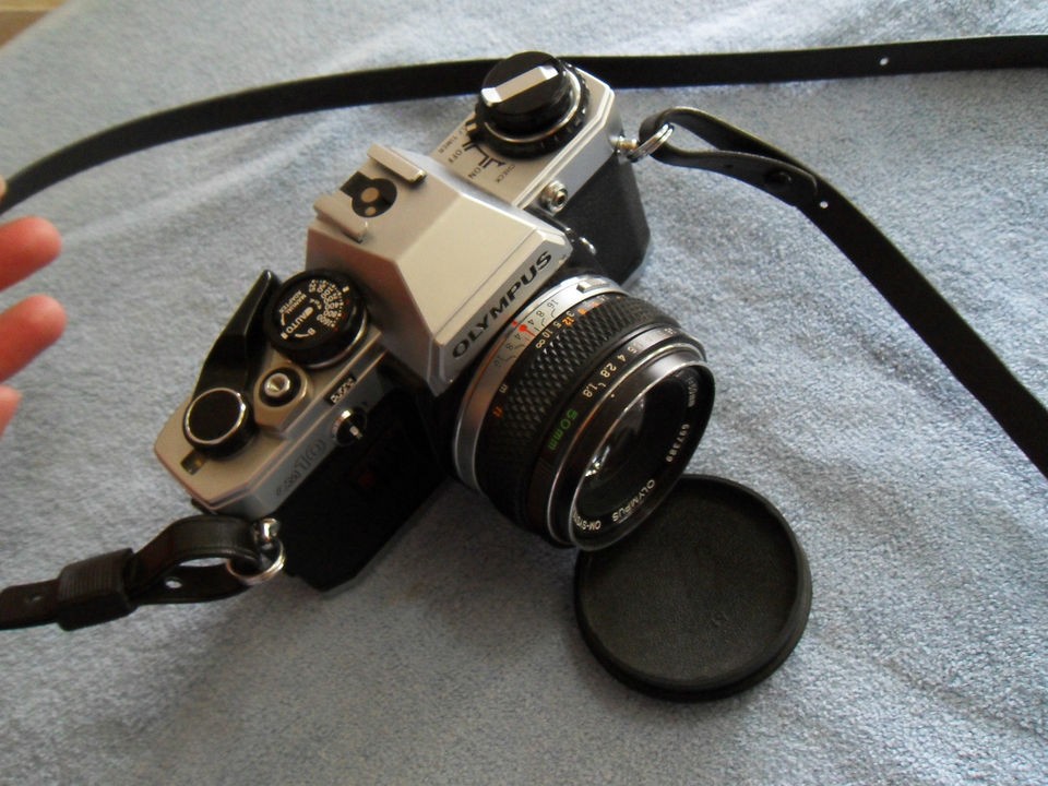 OLYMPUS OM10 35MM SLR CAMERA #1281445 & ZUIKO 50MM F1.8 LENS