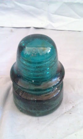 VINTAGE GLASS INSULATORS Brookfield 12 Blue Green