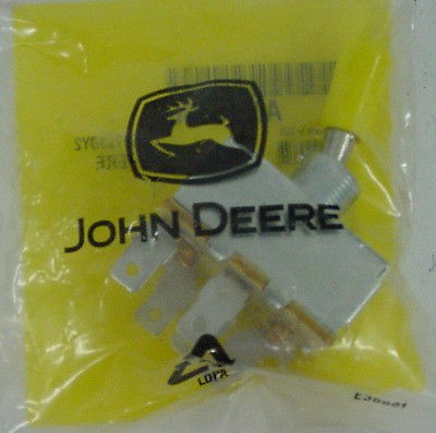 NIB* JOHN DEERE PTO SWITCH AM101562 STX30 STX38 YELLOW 130 160 165 