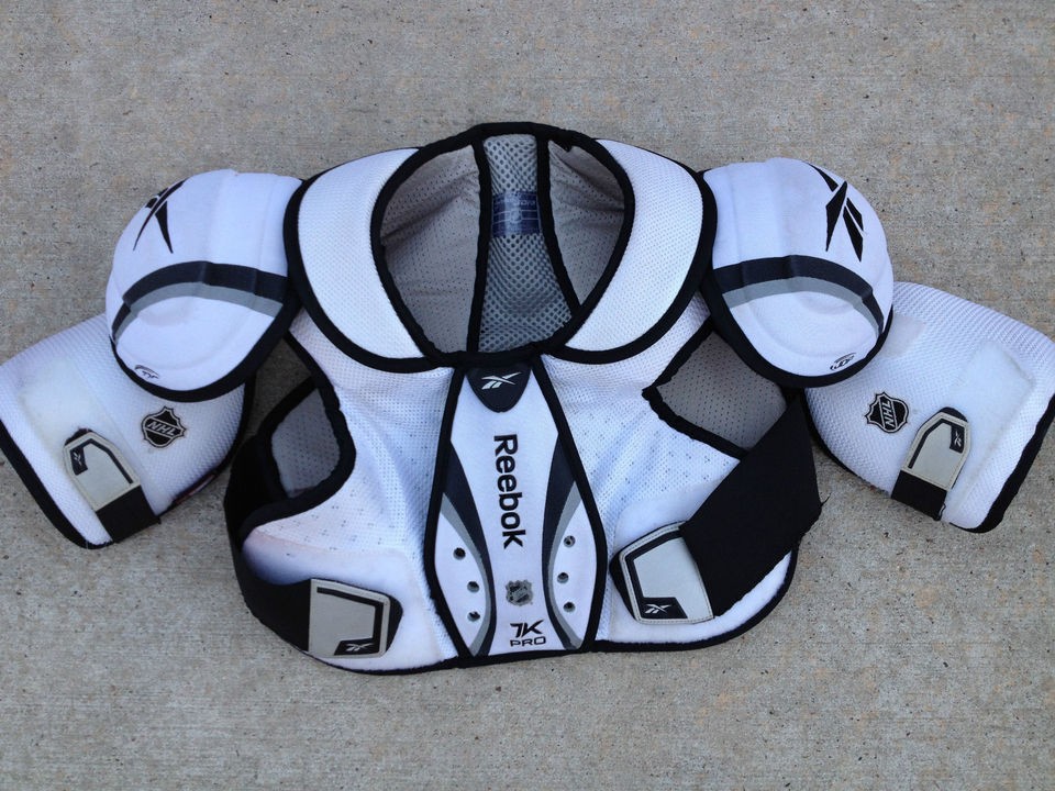 Reebok 7k Mens Sr Pro Stock Shoulder Pads Size Medium Large