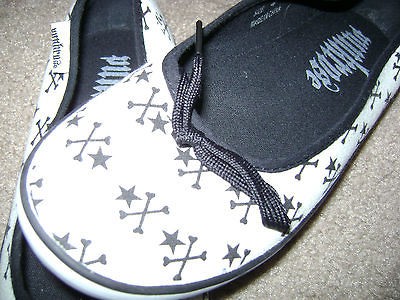 Punkrose LuLu Canvas Flats   Black & White Crossbones & Stars   Size 