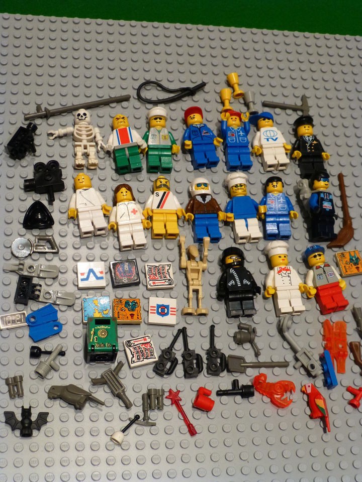 18 LEGO Minifigs , figures, figurine People Lot + GREAT body Parts