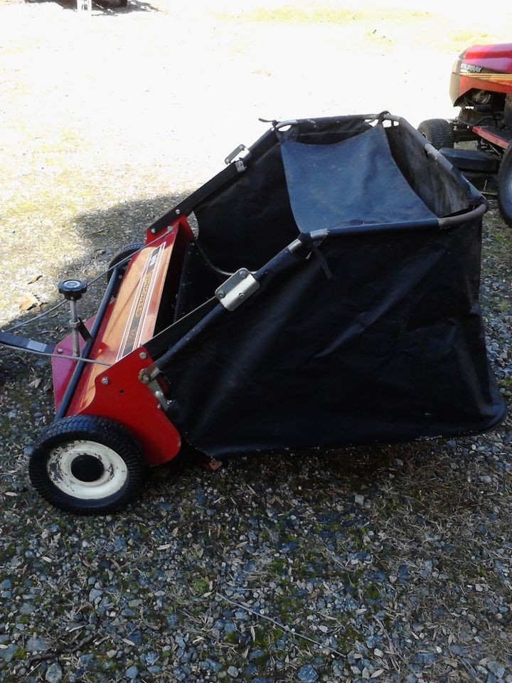 AGRI FAB 38 lawn/leaf sweeper