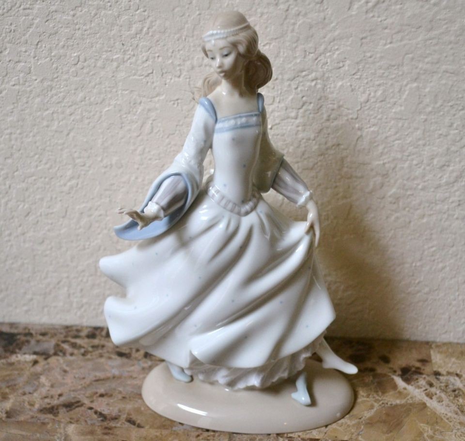 lladro cinderella in Lladro