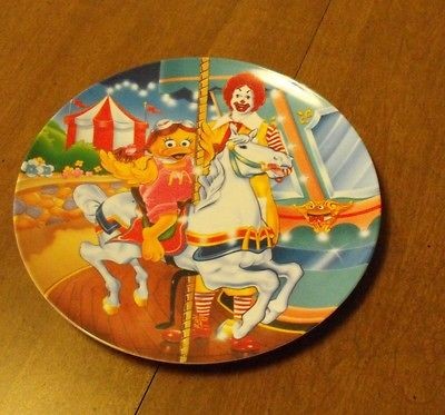   plastic 1993 decorative collectible Ronald McDonald plate carousel