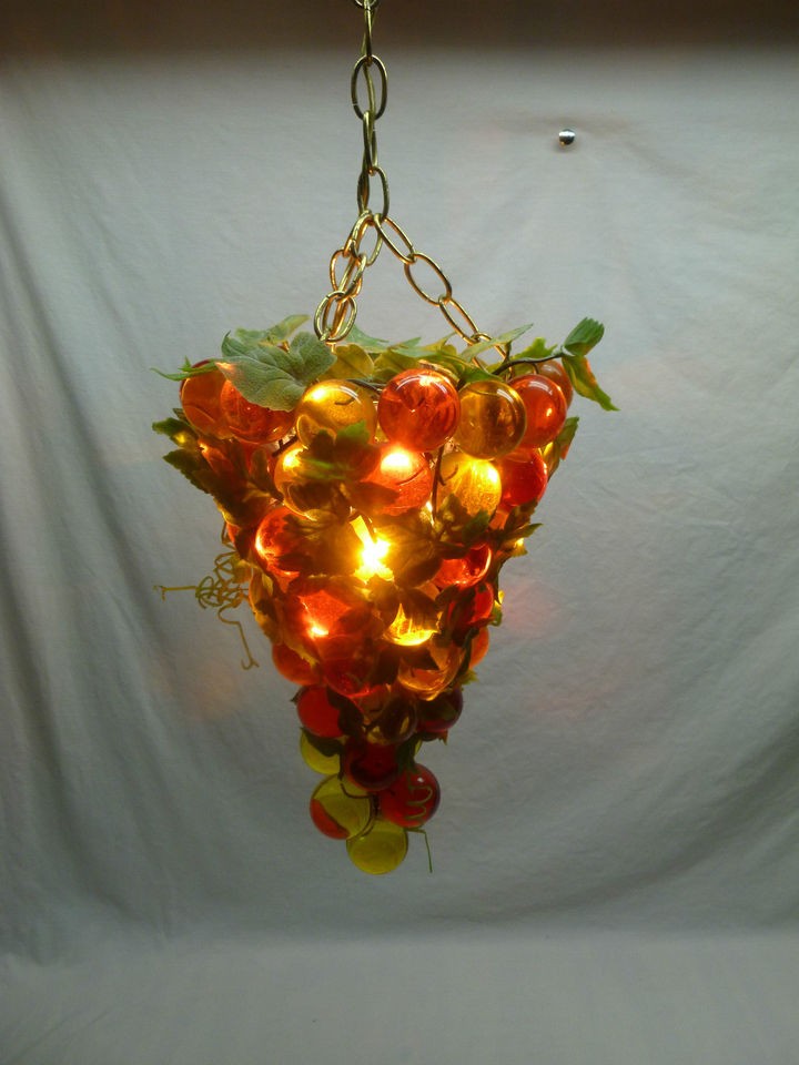 Vtg Retro Mid Century Kitsch Decor Hanging Swag Lucite Grape Cluster 