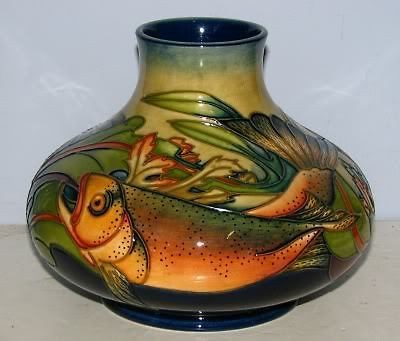 Fabulous Large MOORCROFT Vase   TROUT by Philip Gibson 1999