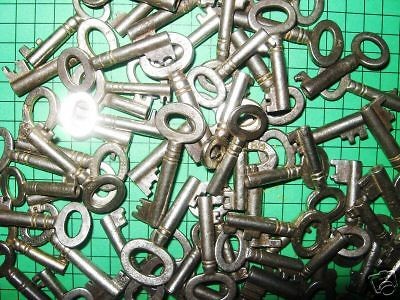 80 Old Vintage Small Barrel Keys 1 2