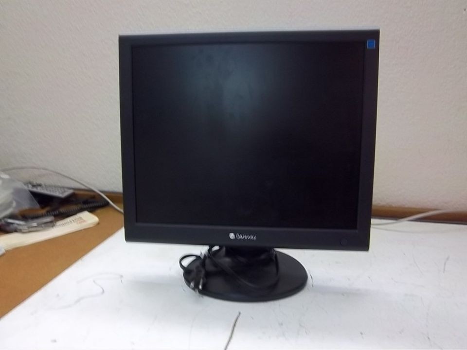 GATEWAY 17 COMPUTER MONITOR MODEL TFT1780PS