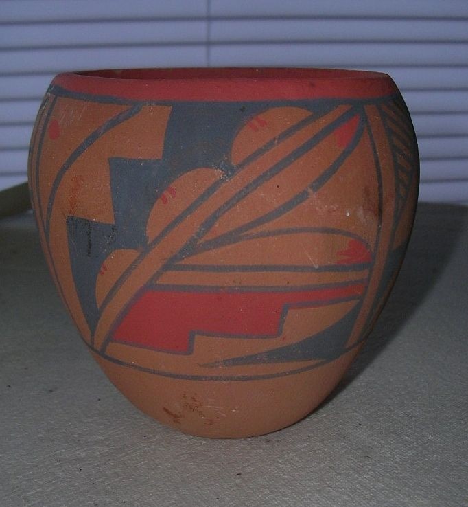 Vintage Southwest American Indian Pottery Pot Signed