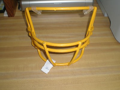 riddell facemask in Clothing, 