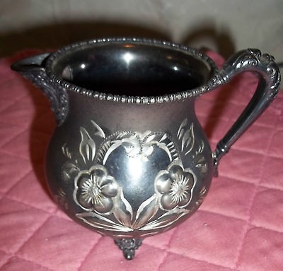 Creamer cream pitcher New Amsterdam Silver Co. Dutch ? Quadruple plate 