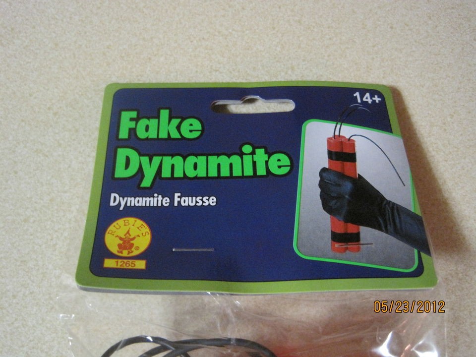   DYNAMITE EXPLOSIVES 3 STICKS MADE OF PLASTIC VILLAIN COSTUME ACCESSORY