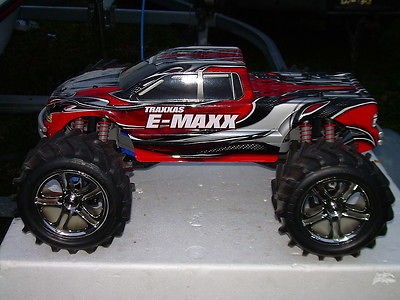 Traxxas 1/10 E Maxx 5603 RC Brushless Ready Dual 550 Titan Electric 