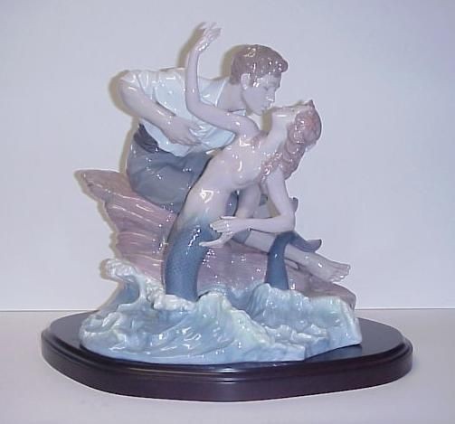 LLADRO SEA OF LOVE MERMAID & PRINCE STATUE #6432G MINT CONDITION 