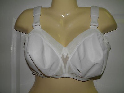 EXQUISITE FORM BRA Semi Sheer WHITE Padded Straps 4 Hook NEW 40 