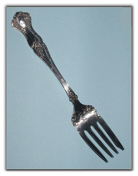 1847 Rogers VINTAGE GRAPE Pattern COLD MEAT Serving FORK No Monogram