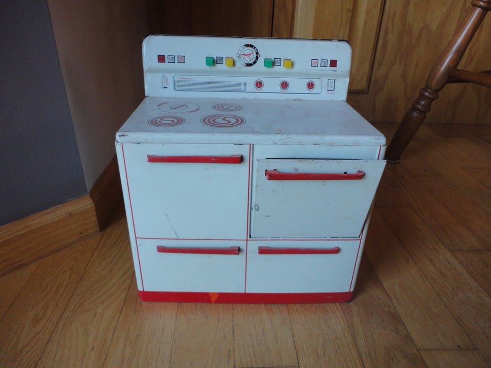 Vintage Toy Wolverine Tin Lithograph Oven Stove Cooker 1950s