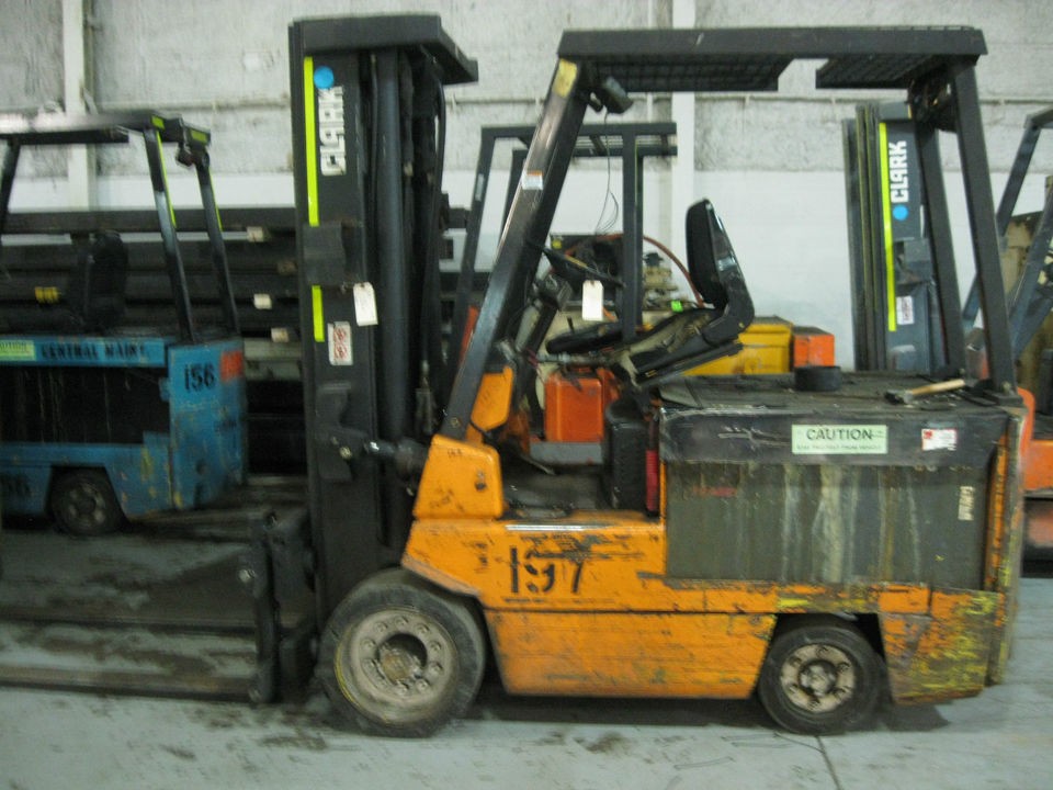 CLARK ELECTRIC FORKLIFT EC500 80   8,000 LB CAPACITY