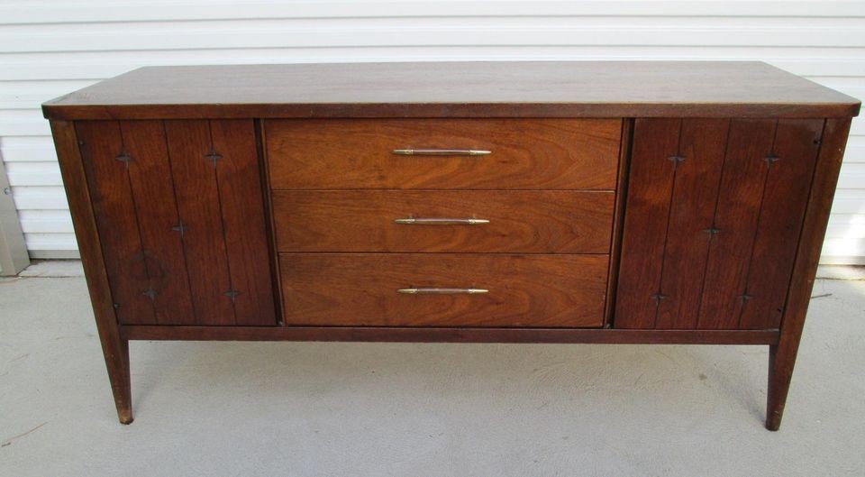 DANISH MODERN BROYHILL SAGA SIDEBOARD / BUFFET CIRCA 60`S~70`S SHARP 