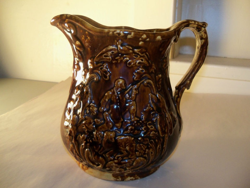 OLD ROCKINGHAM BENNINGTON YELLOWARE HUNTING SCENE PITCHER ~ VERY NICE