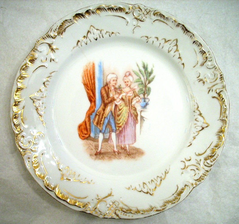 ANTIQUE VICTORIA CARLSBAD AUSTRIA PORCELAIN PLATE