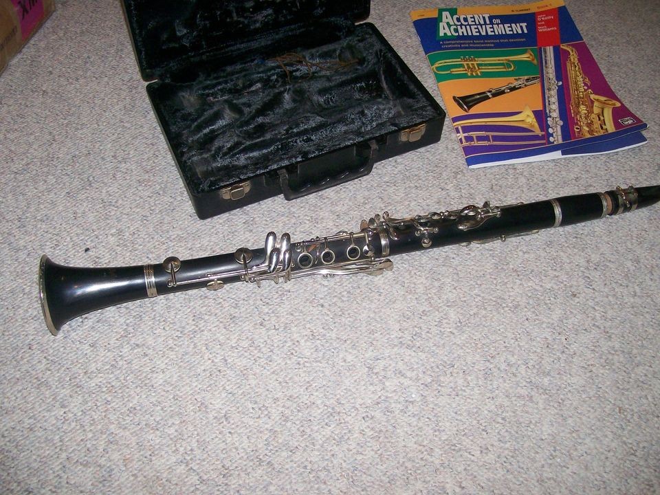 Artley Clarinet #4032339 w/case Vintage