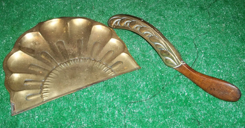 VINTAGE,RETRO,EDWARDIAN,QUALITY,BRASS,CRUMB,BRUSH,AND,PAN,TABLEWARE 