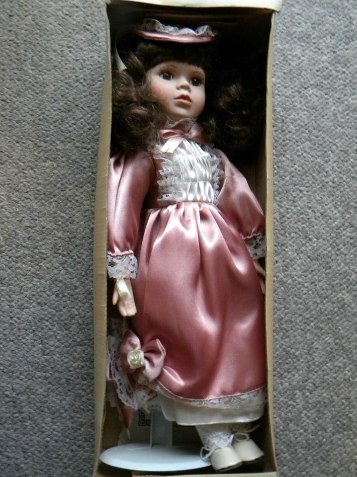 ASHLEY BELLE Bisque Porcelain Doll ELIZABETH w Certificate of 