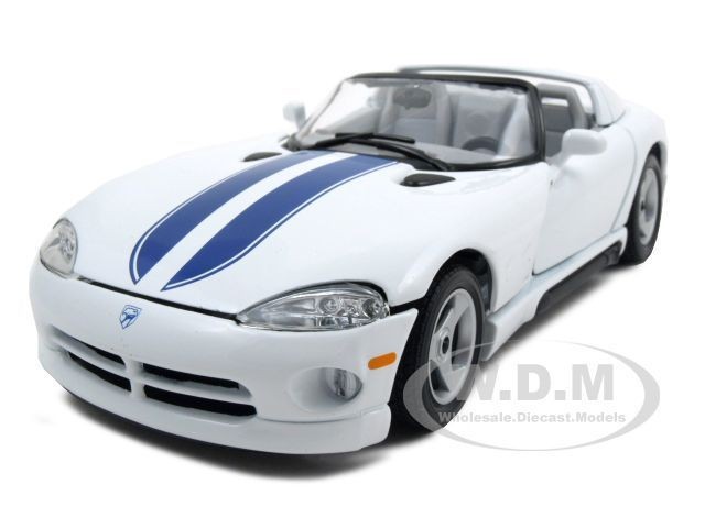 DODGE VIPER RT/10 WHITE 124 DIECAST MODEL CAR